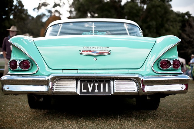 https://pixabay.com/es/coche-antiguo-vintage-coche-171443/